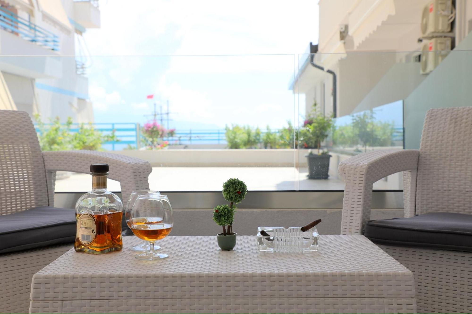 Oni Apartments Sarandë Exterior foto